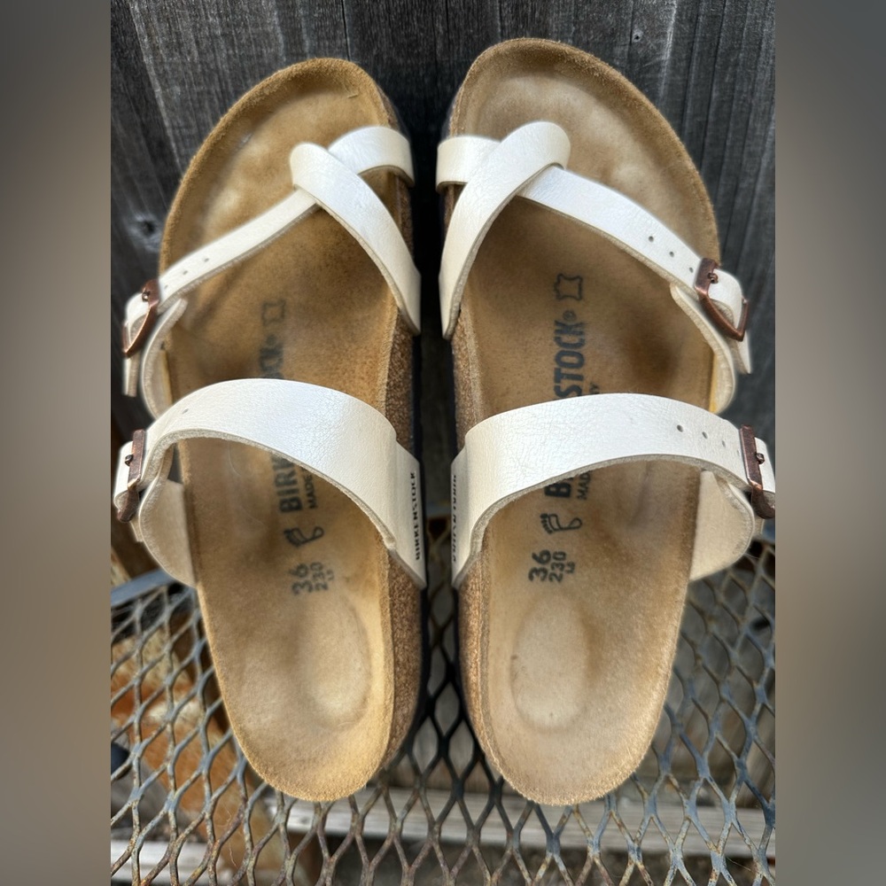 Birkenstock Cream Mayari
Birko-Flor - Graceful Taupe Sandals Womens 36 Wide